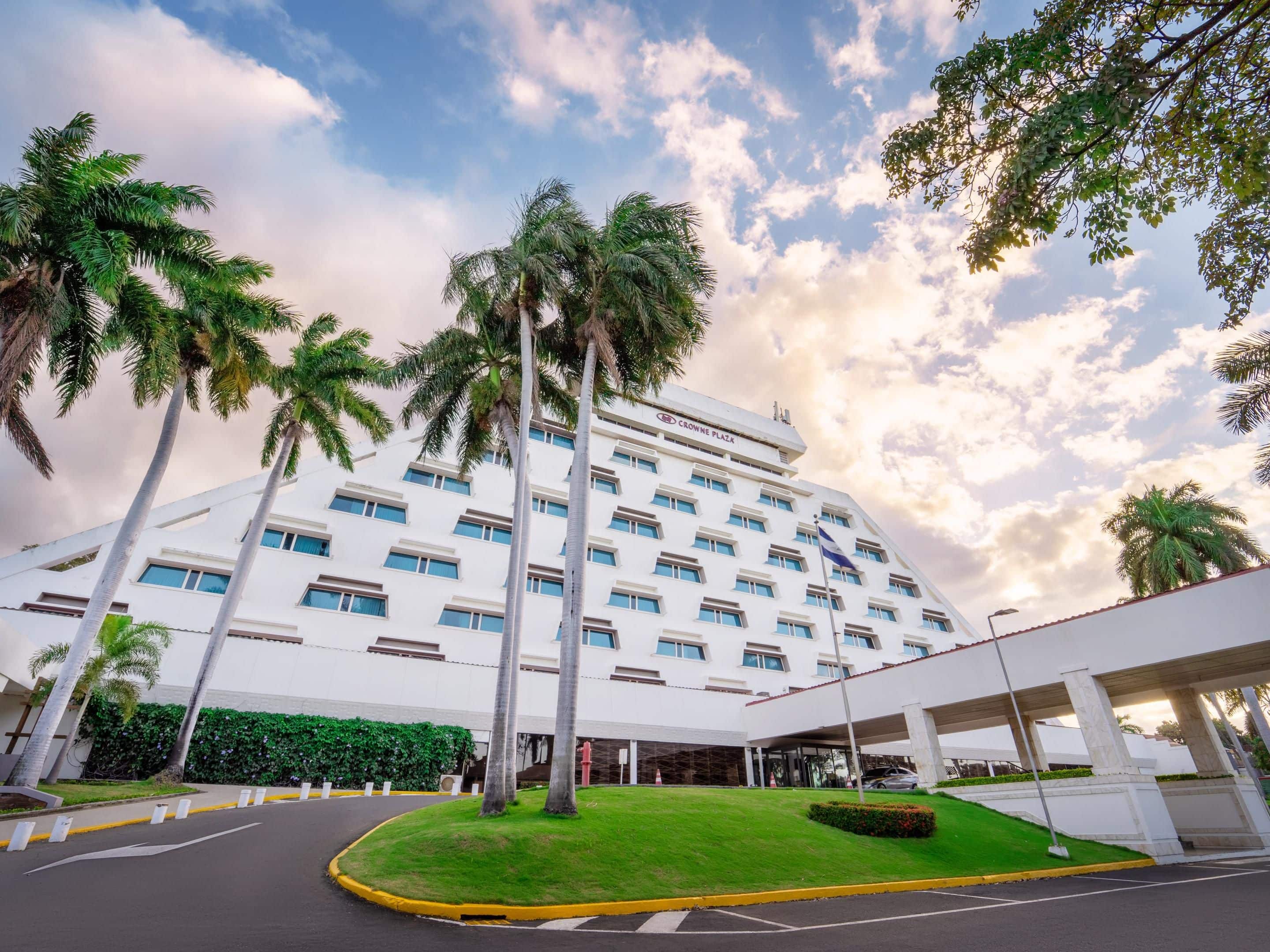 Hotel In Nicaragua Crown Plaza