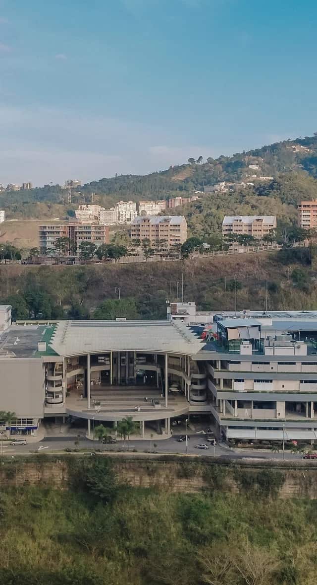 Terraza del Centro Comercial Parque Cerro Verde